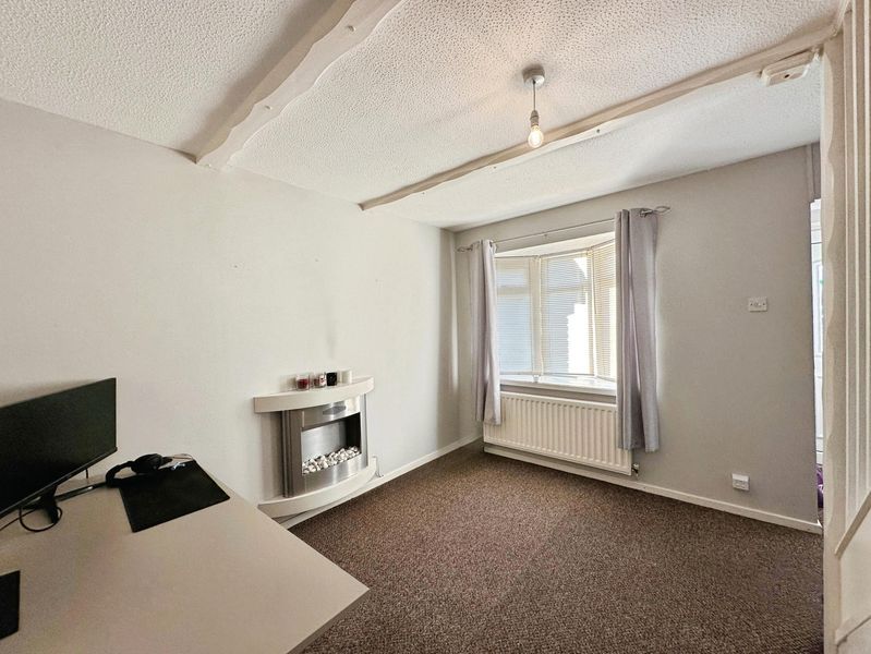 Property photo 3 of 9 Photo 9