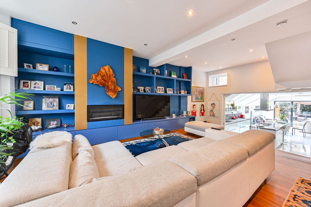 Property photo 1 of 17