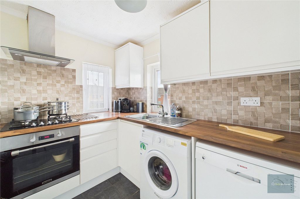 Property photo 3 of 12 Picture No. 14