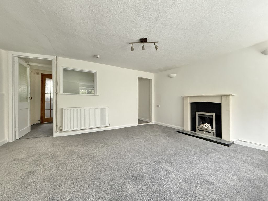 Property photo 3 of 17 Photo 9