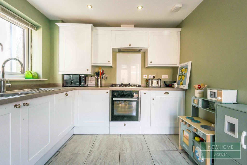 Property photo 3 of 13 Photo 11