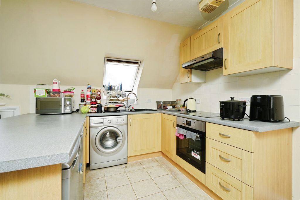 Property photo 3 of 17
