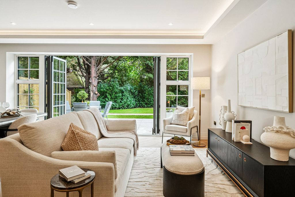 Property photo 2 of 35