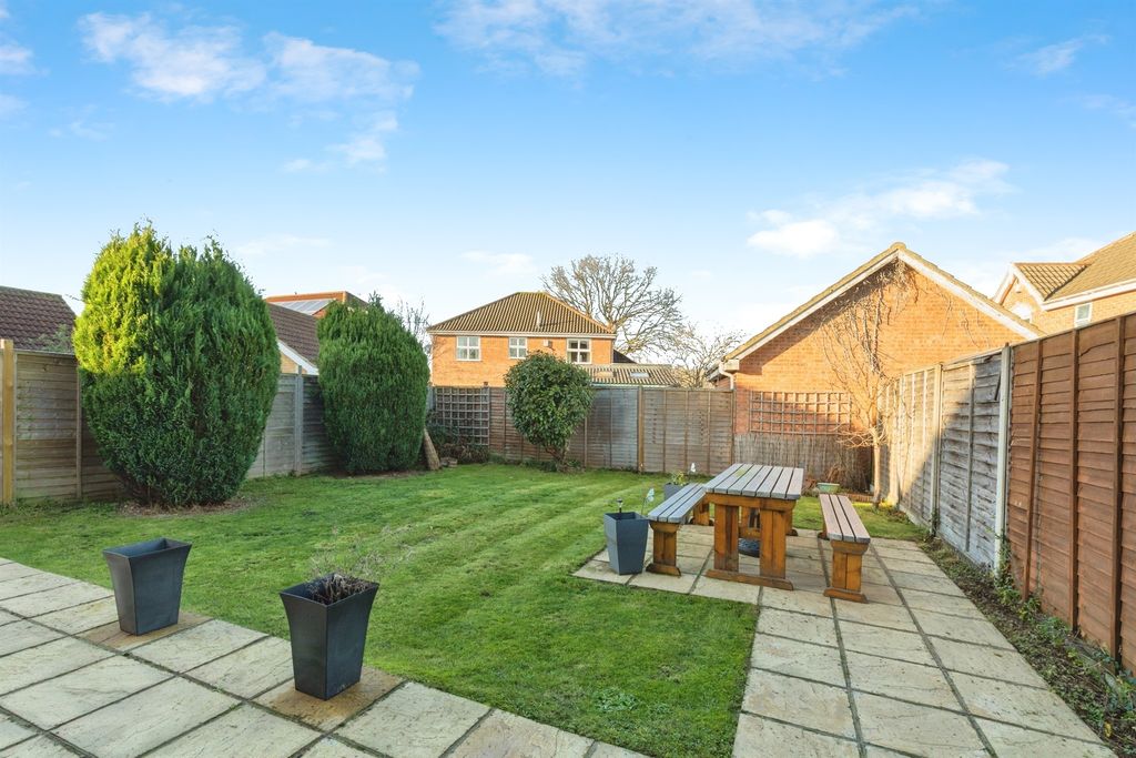 Property photo 2 of 20