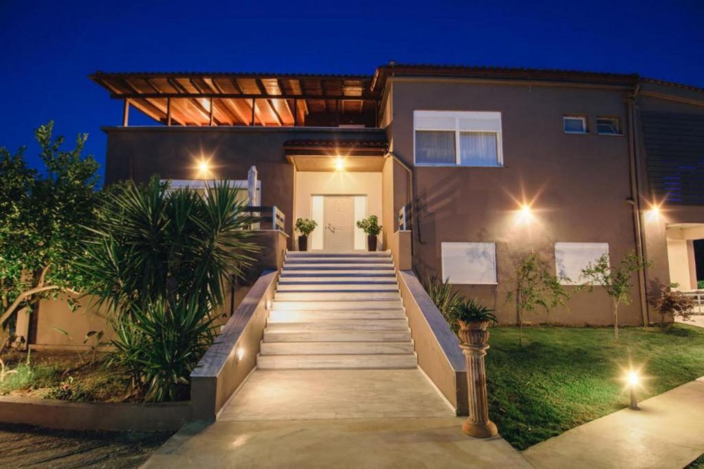 Property photo 1 of 35