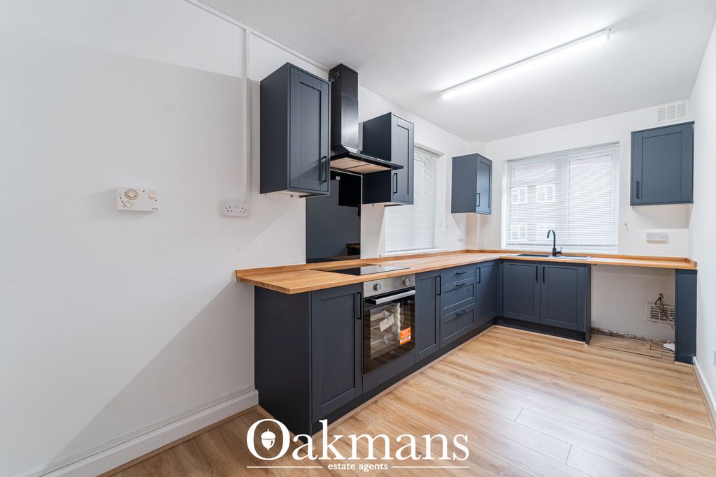 Property photo 3 of 12 Kitchen