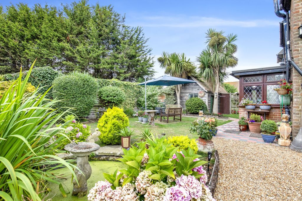 Property photo 2 of 31