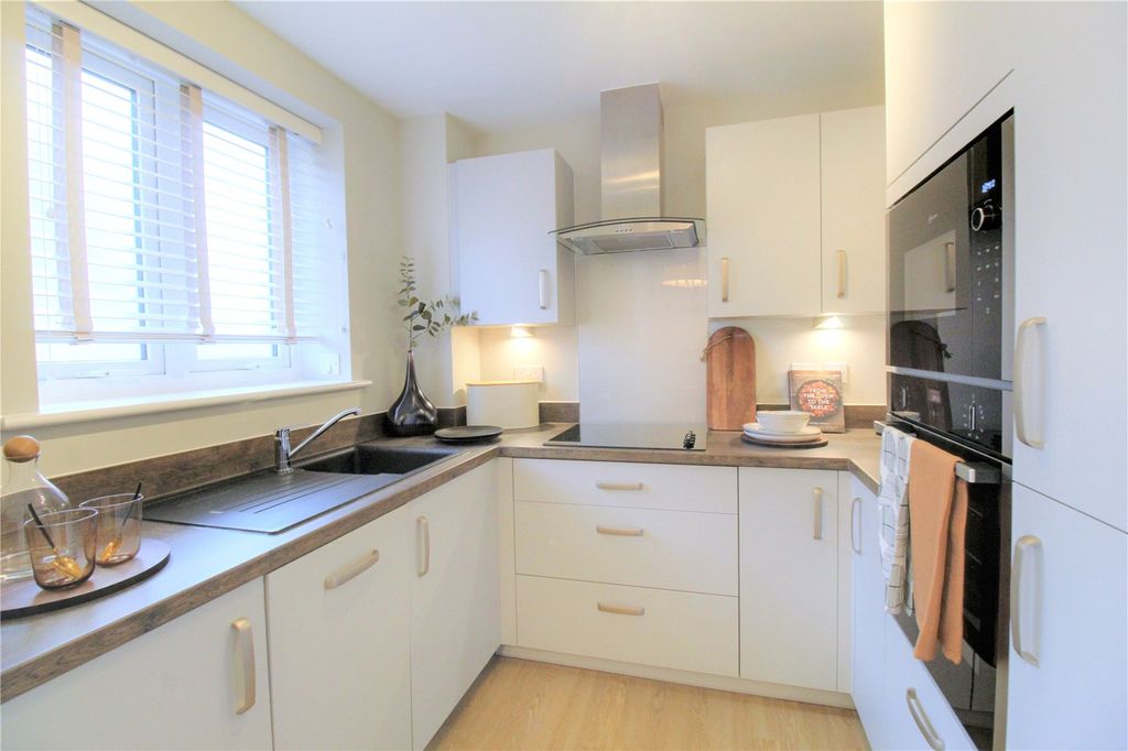 Property photo 2 of 11 Picture No. 14