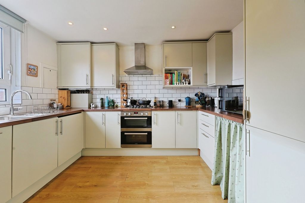 Property photo 1 of 20 Pbox-Img.Jpg