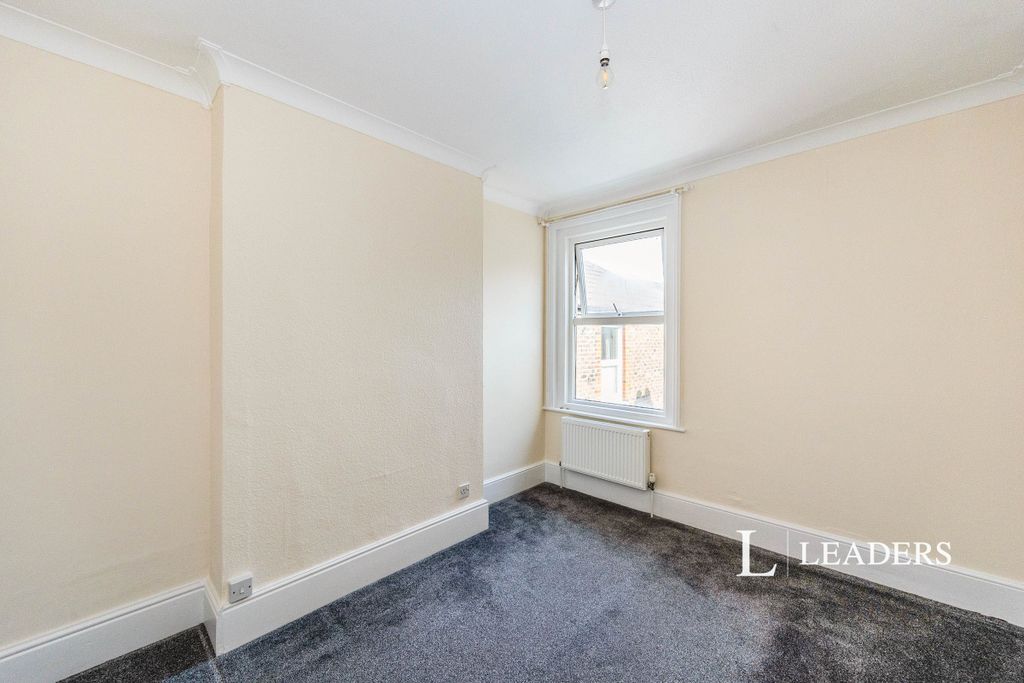 Property photo 3 of 12 1F7315B0-22B6-45E9-8