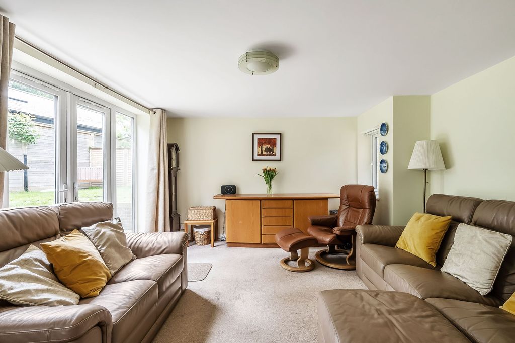 Property photo 2 of 24