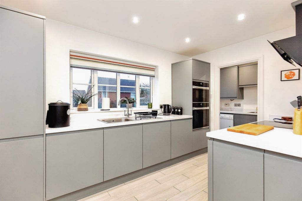 Property photo 3 of 18