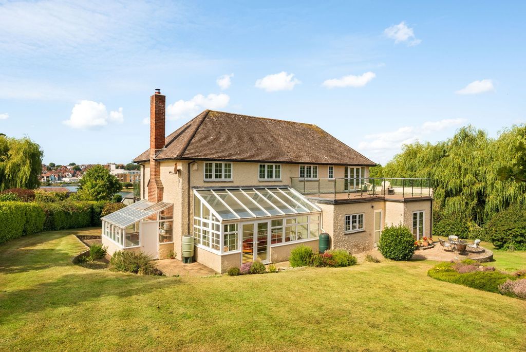 Property photo 2 of 27 Windrush Back