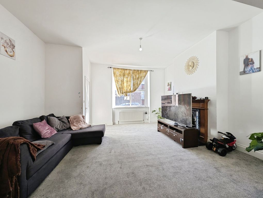 Property photo 2 of 16 Pbox-Img.Jpg