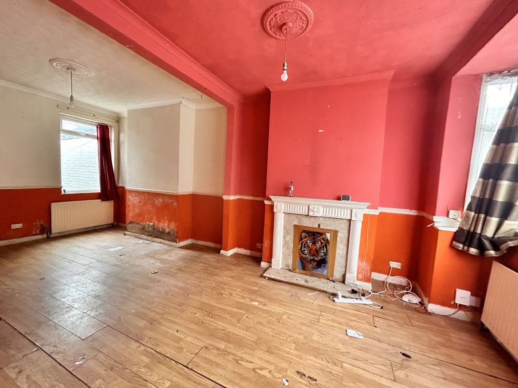 Property photo 3 of 7 Picture No. 05