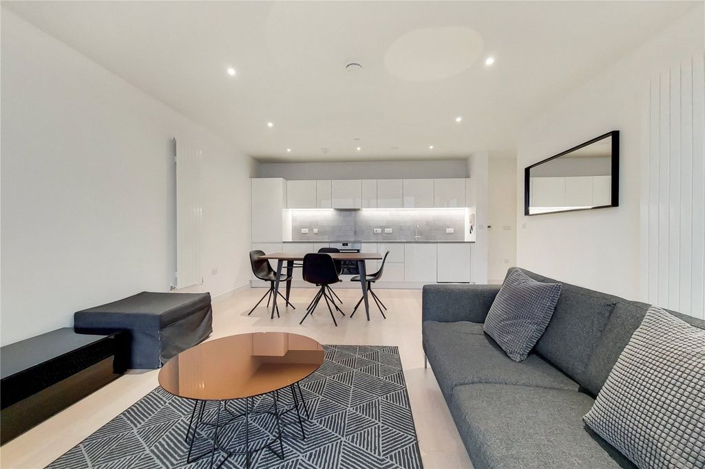 Property photo 3 of 23 Picture No. 25