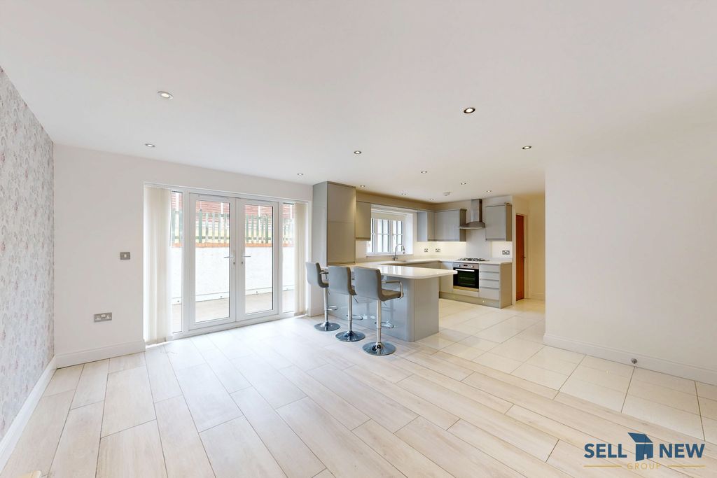 Property photo 2 of 26 Open Plan 