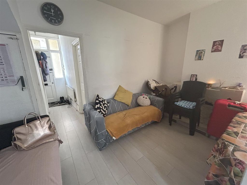 Property photo 2 of 8 Second Image