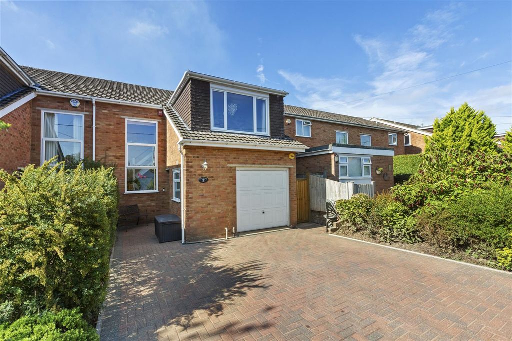 Property photo 1 of 15 Primrose Hill-14.Jpg