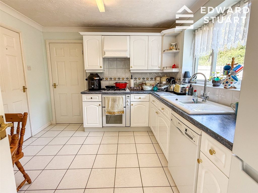 Property photo 2 of 23 Picture No. 21