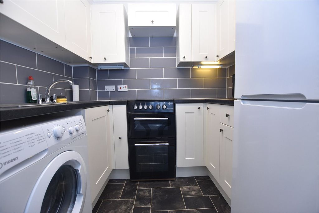 Property photo 3 of 6 Picture No. 02