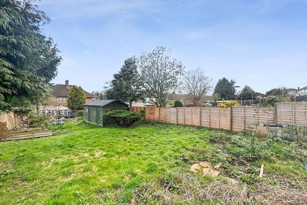 Property photo 2 of 11 Garden