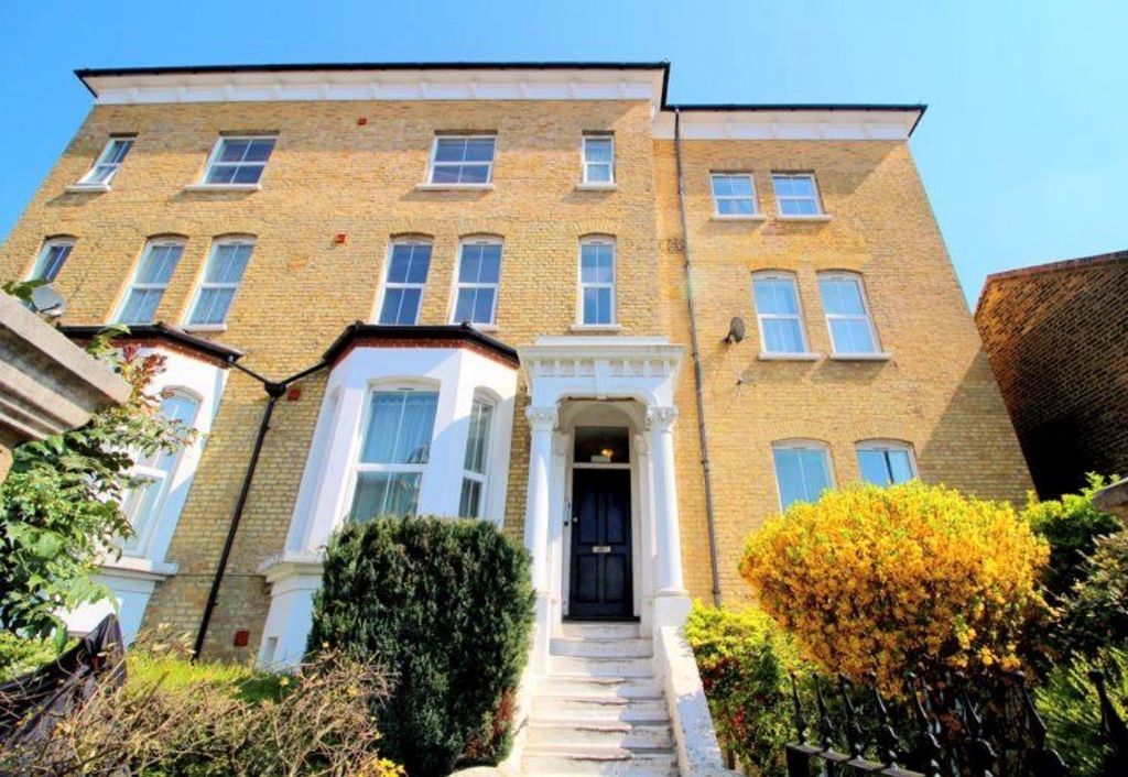 Property photo 2 of 9 18 Portland 3