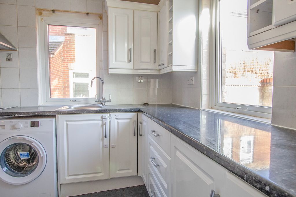 Property photo 3 of 12 Kitchen