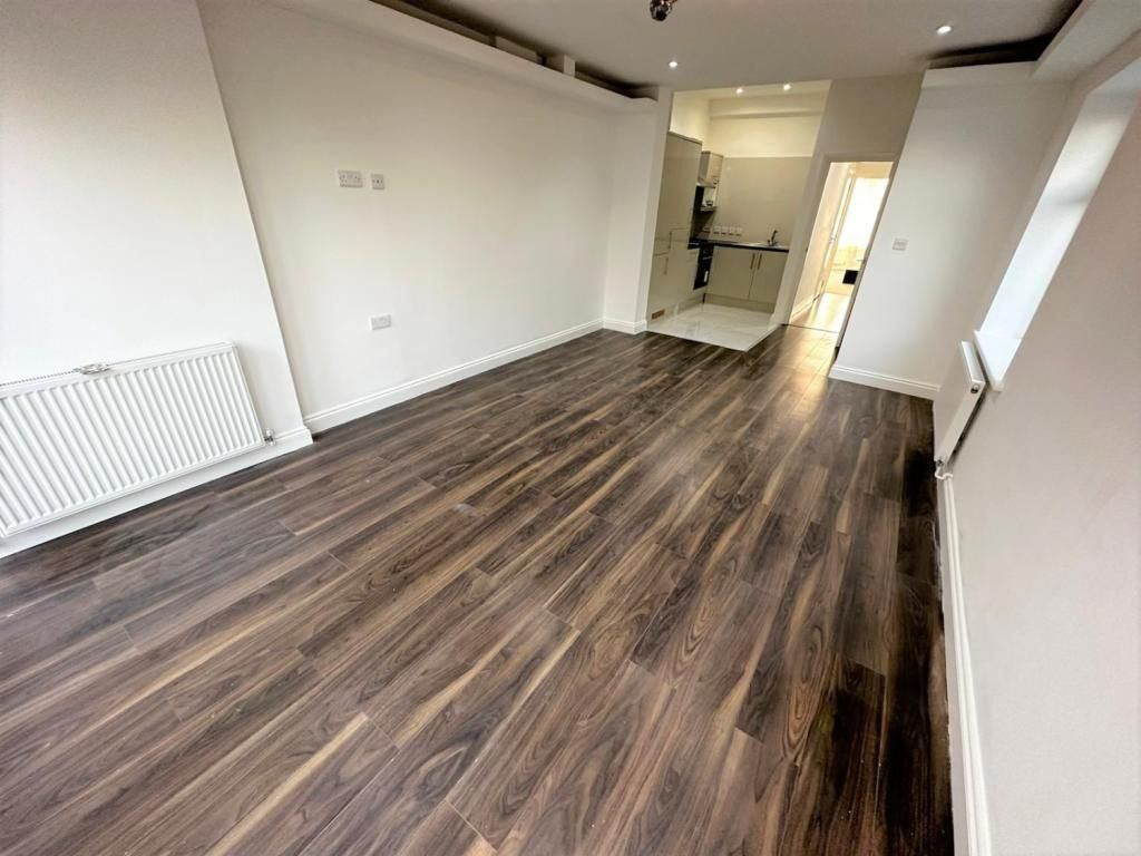 Property photo 3 of 11 Gallery