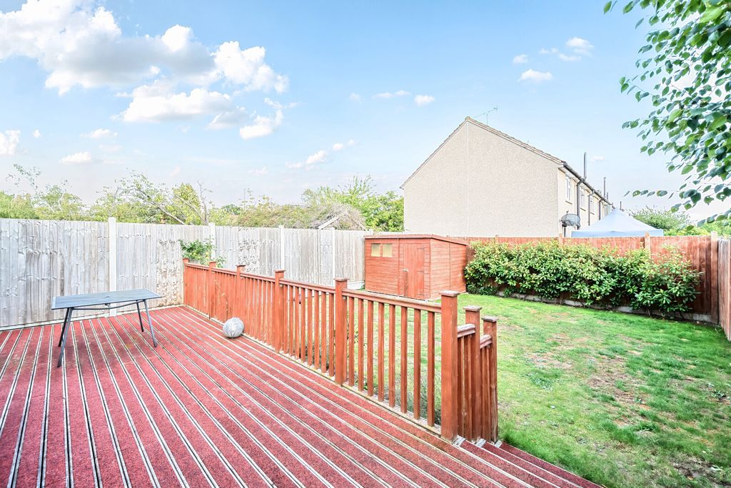 Property photo 3 of 15 Decking/Garden