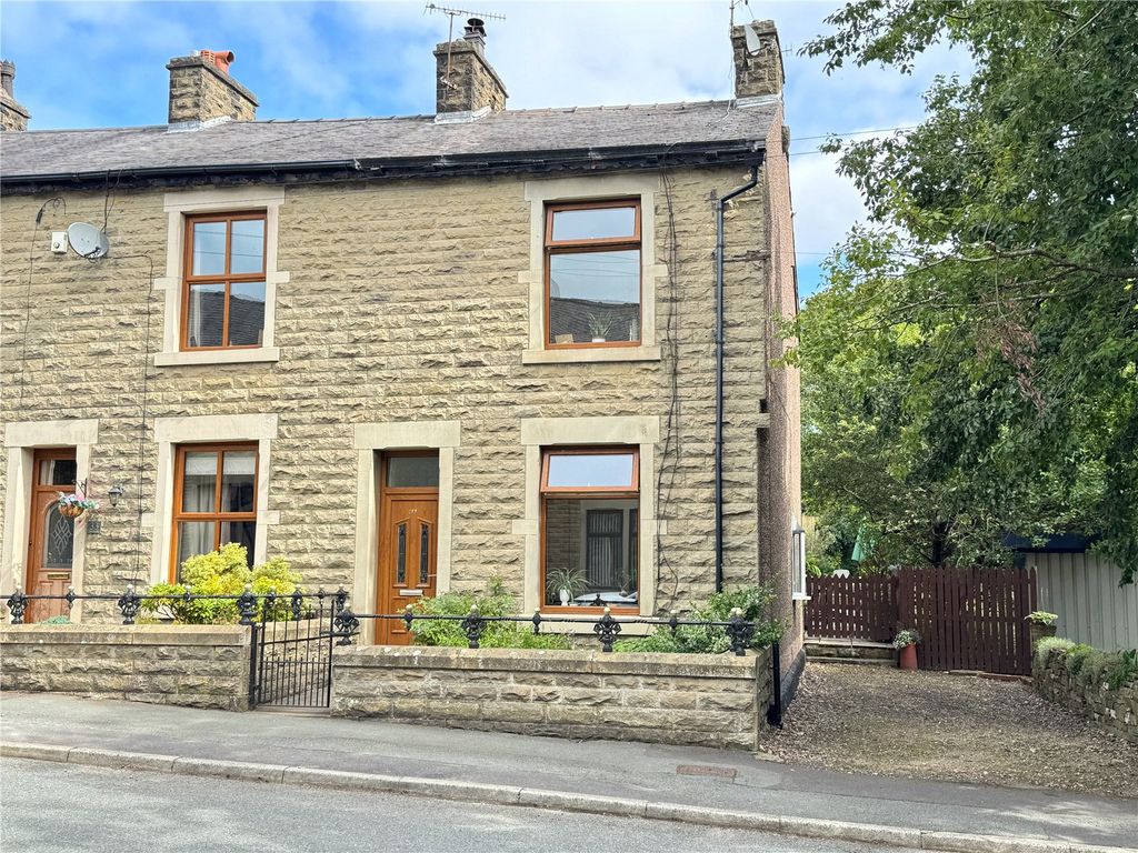 Property photo 1 of 19 Period End Terrace