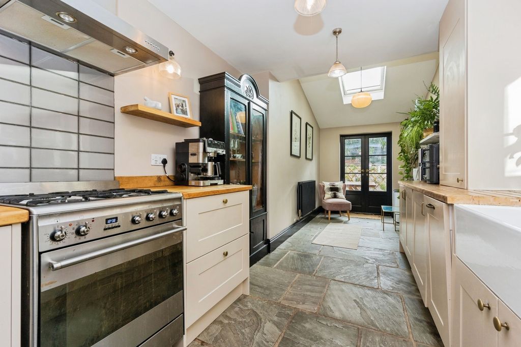 Property photo 3 of 23 Pbox-Img.Jpg