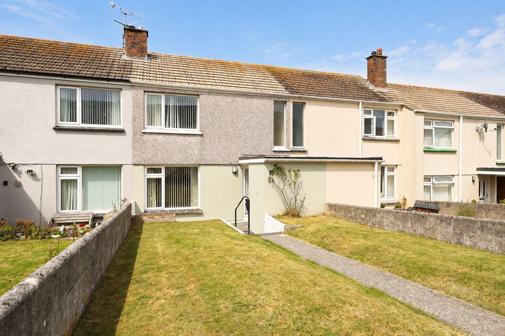 Property photo 1 of 17 External
