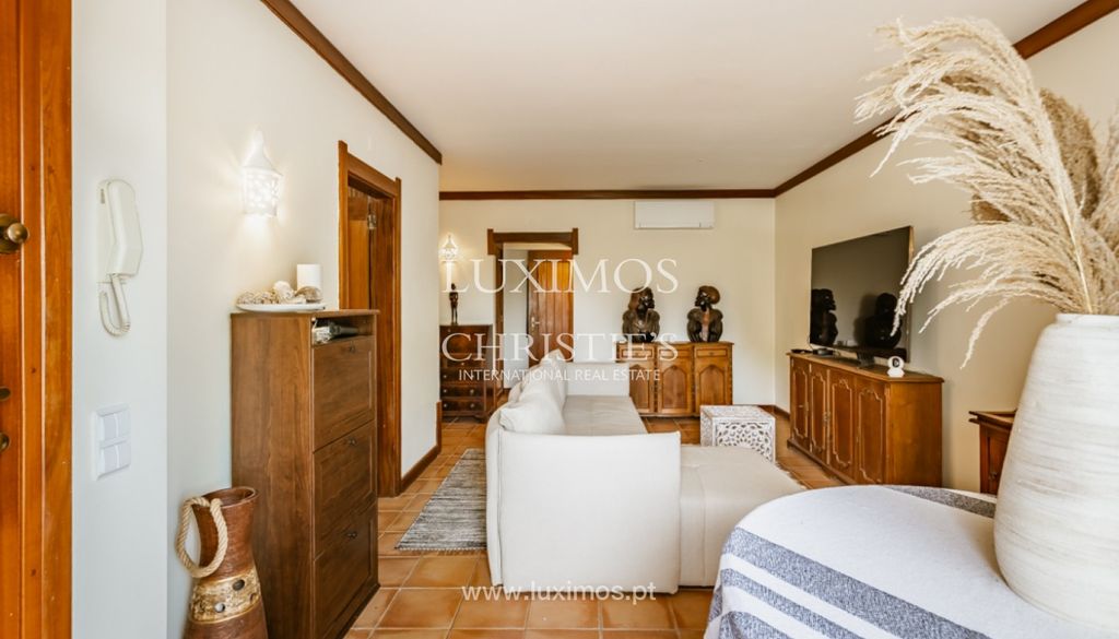 Property photo 2 of 31