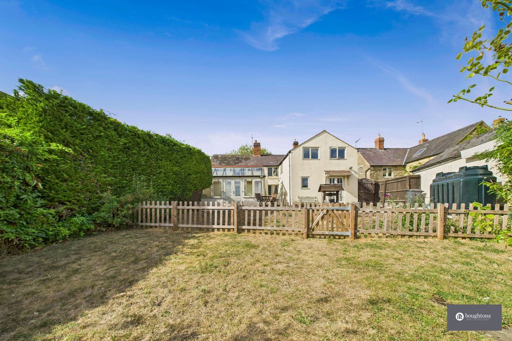 Property photo 2 of 38