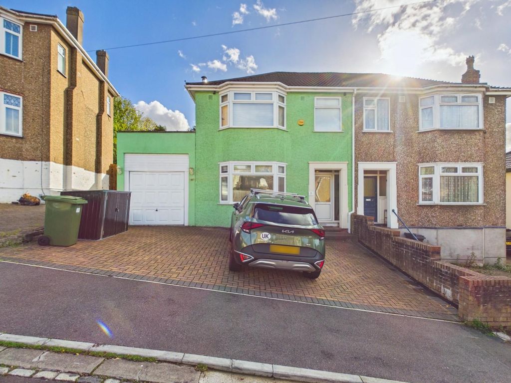 Property photo 1 of 33 Cam01576G0-Pr0430-Still001.Jpg