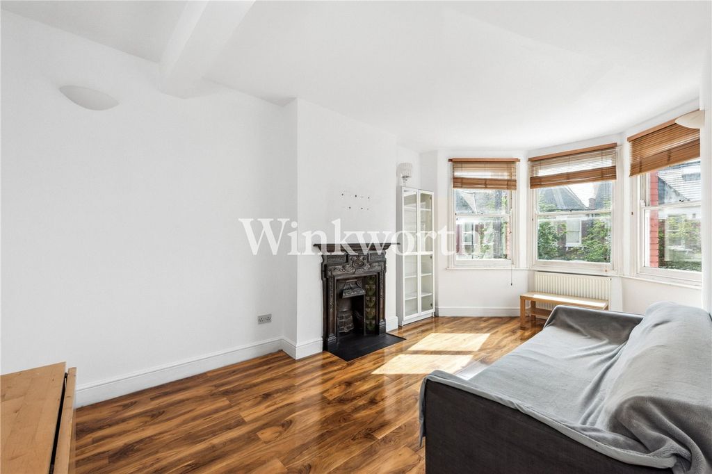 Property photo 2 of 11 Picture No. 18