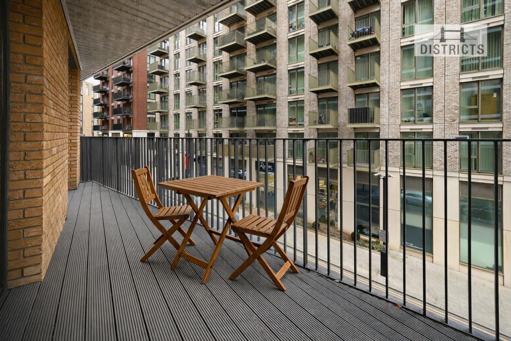 Property photo 3 of 11 Balcony Dressed.Png
