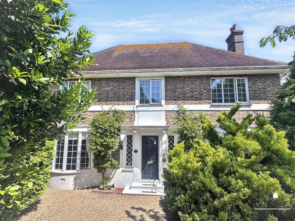 Property photo 2 of 45 01323 438506