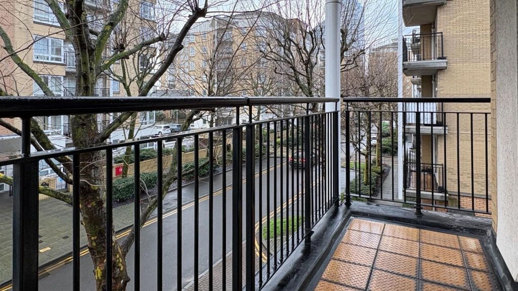 Property photo 1 of 2