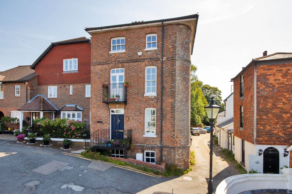 Property photo 1 of 23 Woburn House
