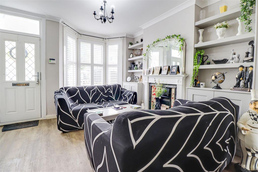 Property photo 2 of 20