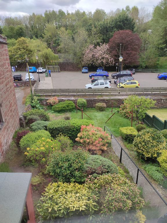 Property photo 3 of 9 Garden