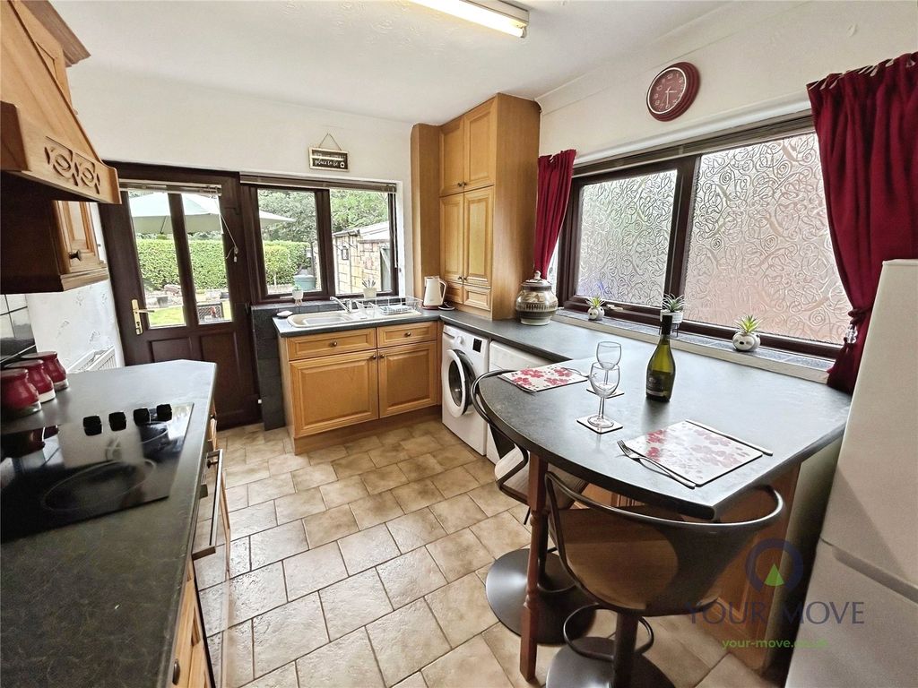 Property photo 3 of 21 Kitchen