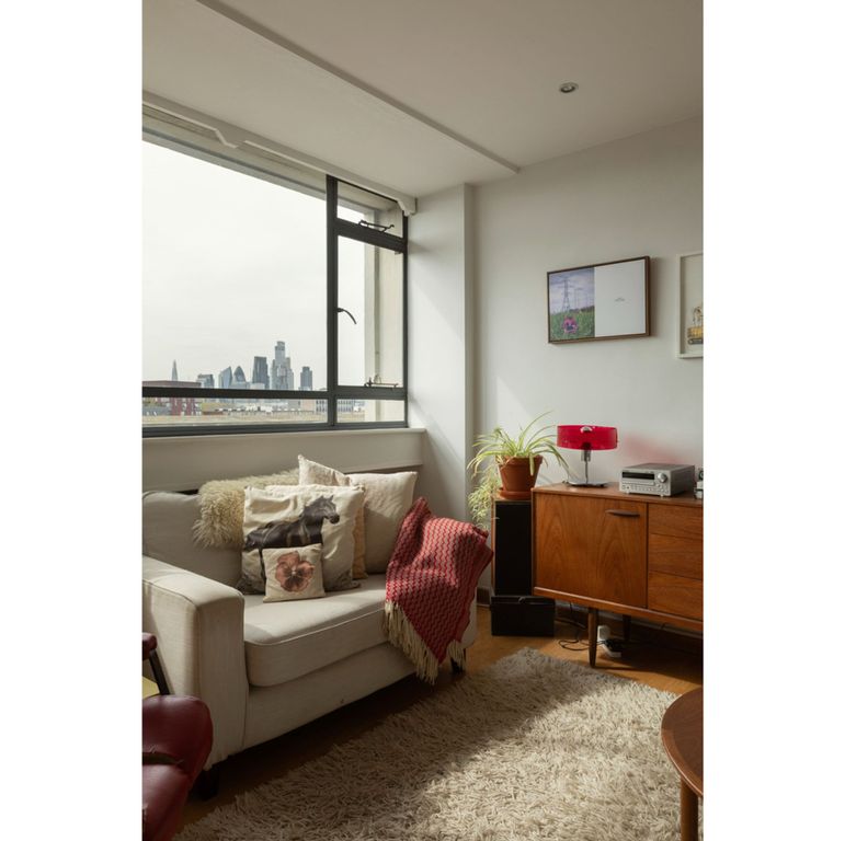 Property photo 3 of 15 Keeling House E2