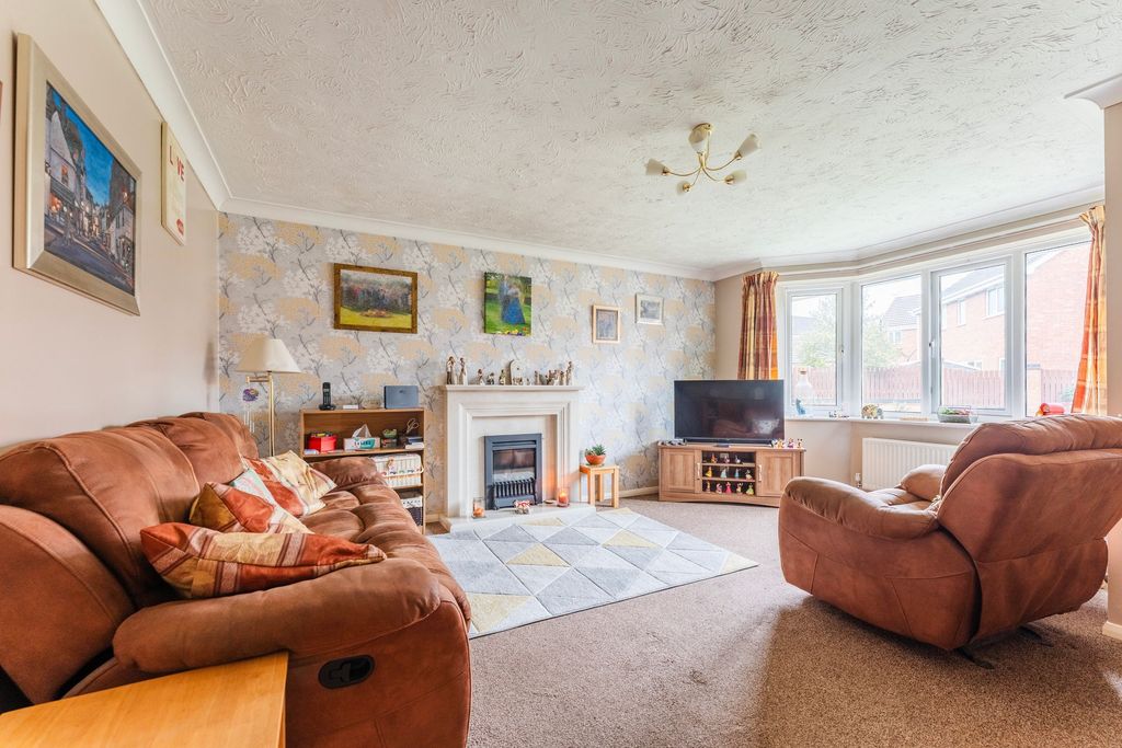 Property photo 3 of 18