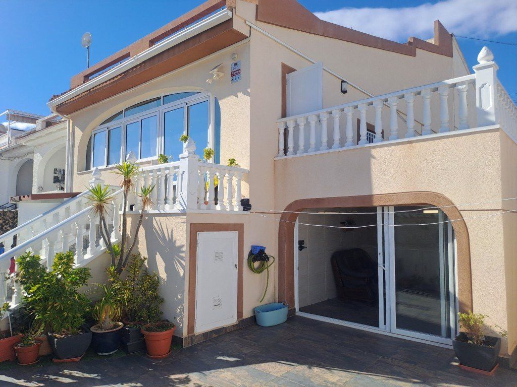 Property photo 2 of 19