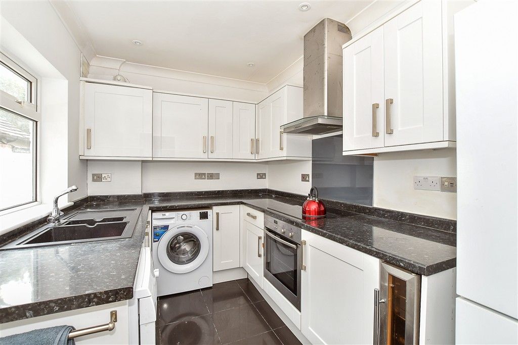 Property photo 2 of 19 Kitchen