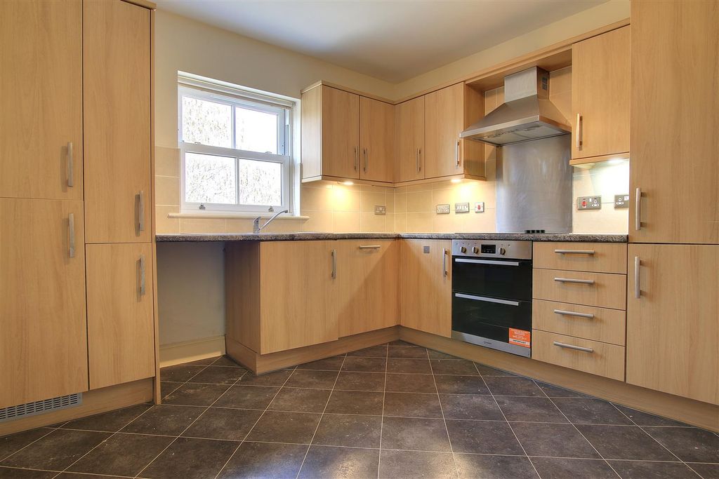 Property photo 2 of 11 Img_9475-Img_9477.Jpg