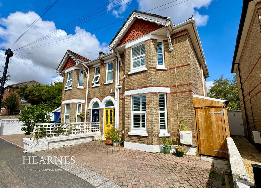 Property photo 1 of 25